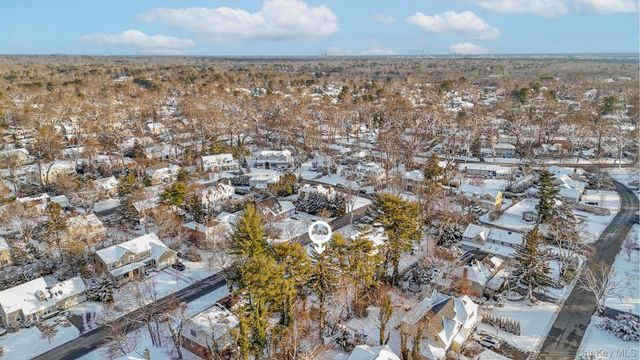 95 Oakdale Lane, East Hills, NY 11577