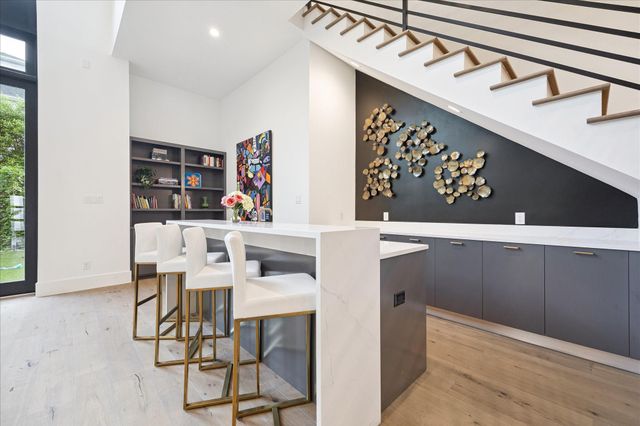 1306 Willard Street, Houston, TX 77006