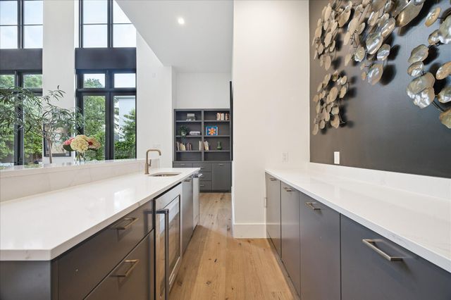 1306 Willard Street, Houston, TX 77006