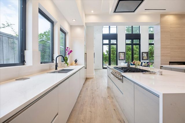 1306 Willard Street, Houston, TX 77006