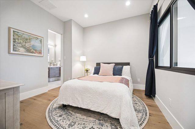 1306 Willard Street, Houston, TX 77006