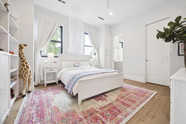 1306 Willard Street, Houston, TX 77006