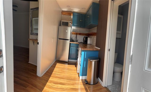 7661 18TH WAY N 2, St Petersburg, FL 33702