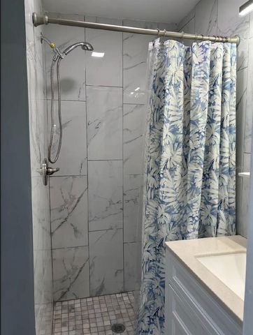 7661 18TH WAY N 2, St Petersburg, FL 33702