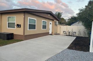 7661 18TH WAY N 2, St Petersburg, FL 33702