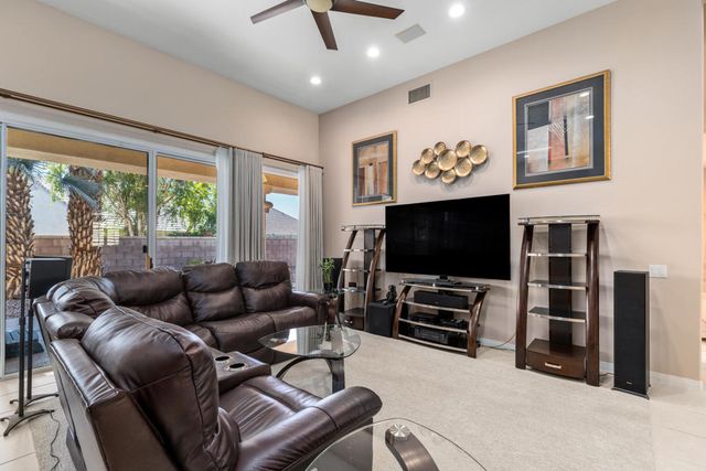 37616 Pineknoll Avenue, Palm Desert, CA 92211