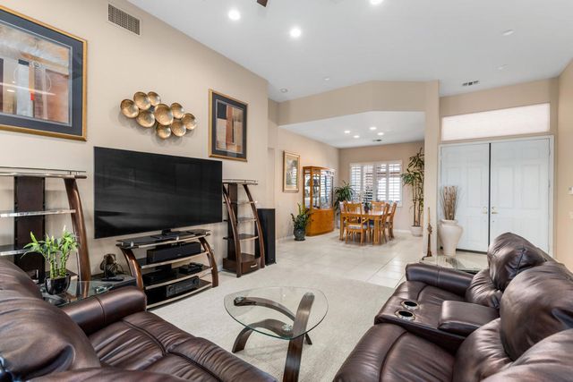 37616 Pineknoll Avenue, Palm Desert, CA 92211