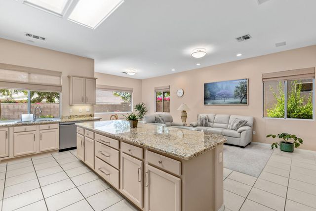 37616 Pineknoll Avenue, Palm Desert, CA 92211