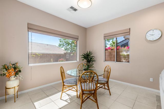37616 Pineknoll Avenue, Palm Desert, CA 92211