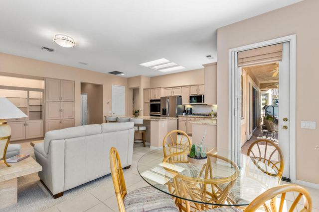 37616 Pineknoll Avenue, Palm Desert, CA 92211