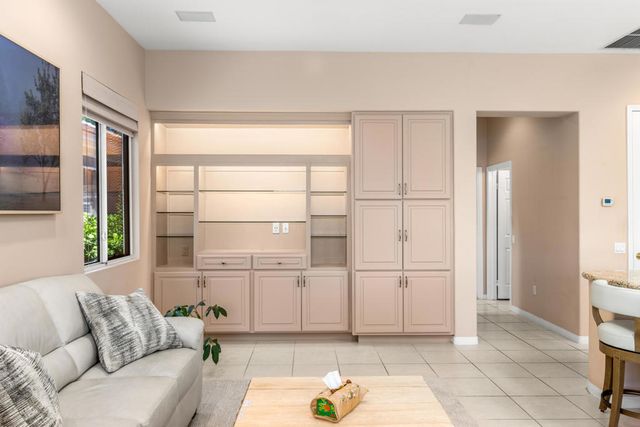 37616 Pineknoll Avenue, Palm Desert, CA 92211