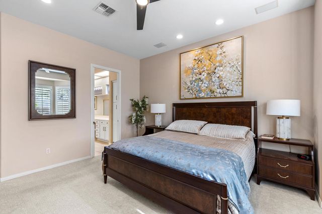 37616 Pineknoll Avenue, Palm Desert, CA 92211