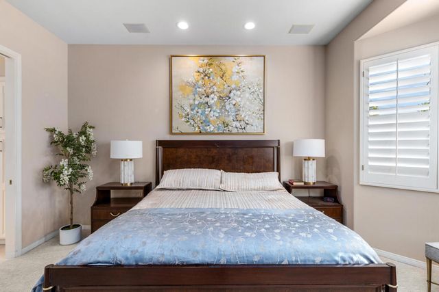 37616 Pineknoll Avenue, Palm Desert, CA 92211