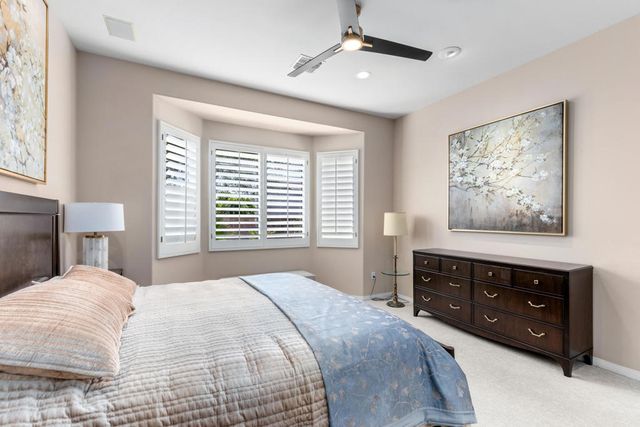 37616 Pineknoll Avenue, Palm Desert, CA 92211