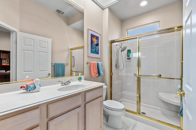 37616 Pineknoll Avenue, Palm Desert, CA 92211