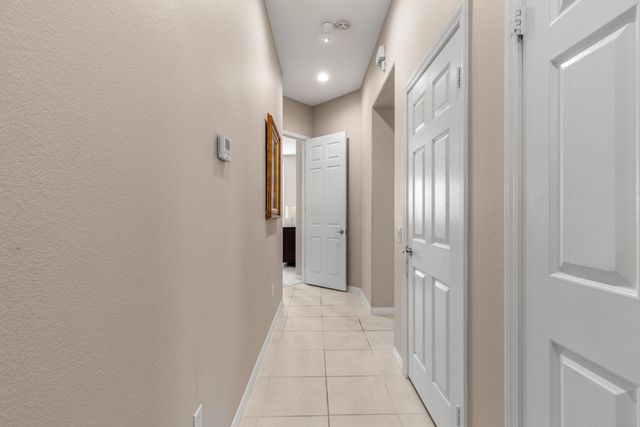 37616 Pineknoll Avenue, Palm Desert, CA 92211