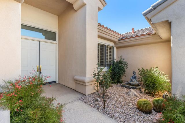 37616 Pineknoll Avenue, Palm Desert, CA 92211
