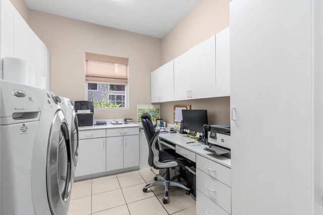 37616 Pineknoll Avenue, Palm Desert, CA 92211