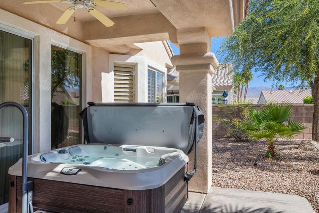 37616 Pineknoll Avenue, Palm Desert, CA 92211