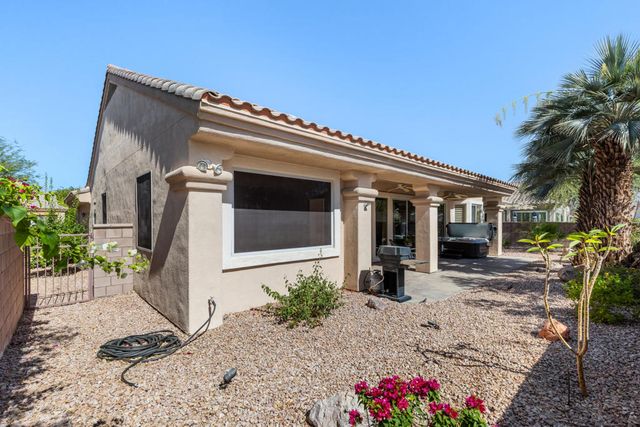 37616 Pineknoll Avenue, Palm Desert, CA 92211