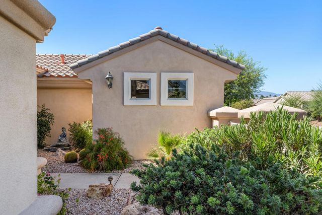 37616 Pineknoll Avenue, Palm Desert, CA 92211