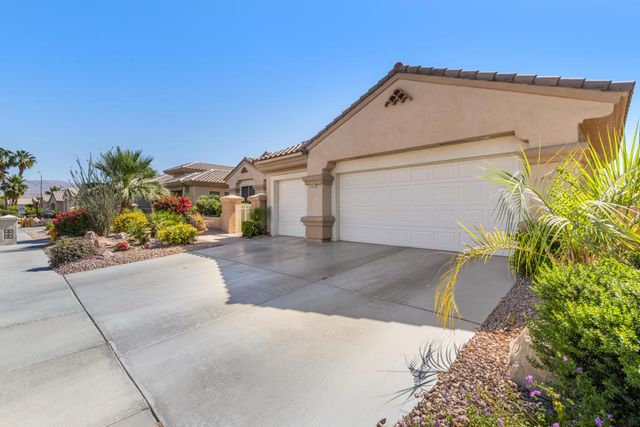 37616 Pineknoll Avenue, Palm Desert, CA 92211