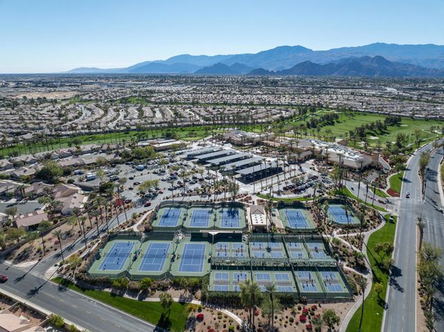 37616 Pineknoll Avenue, Palm Desert, CA 92211