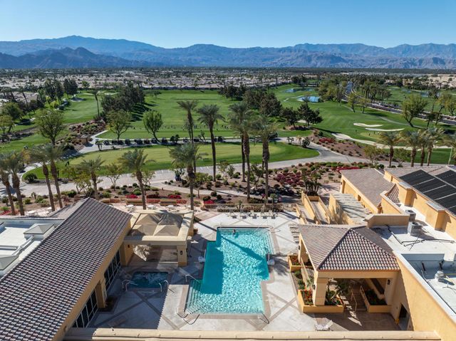 37616 Pineknoll Avenue, Palm Desert, CA 92211