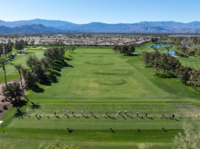 37616 Pineknoll Avenue, Palm Desert, CA 92211
