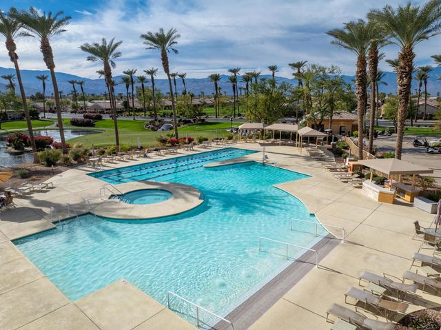 37616 Pineknoll Avenue, Palm Desert, CA 92211
