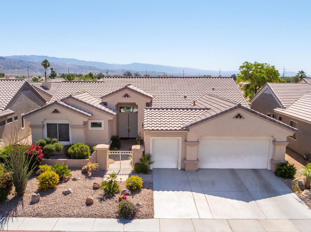 37616 Pineknoll Avenue, Palm Desert, CA 92211
