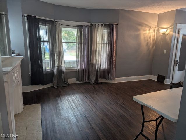 9108 Kempton Avenue, Cleveland, OH 44108