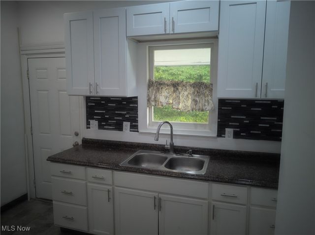 9108 Kempton Avenue, Cleveland, OH 44108