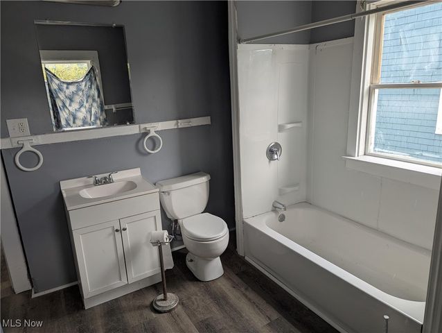 9108 Kempton Avenue, Cleveland, OH 44108