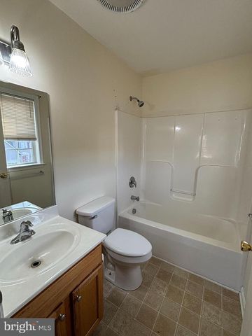 14 EFFIE LN, Martinsburg, WV 25404