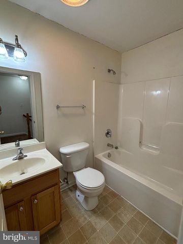 14 EFFIE LN, Martinsburg, WV 25404