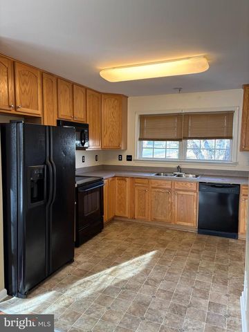 14 EFFIE LN, Martinsburg, WV 25404