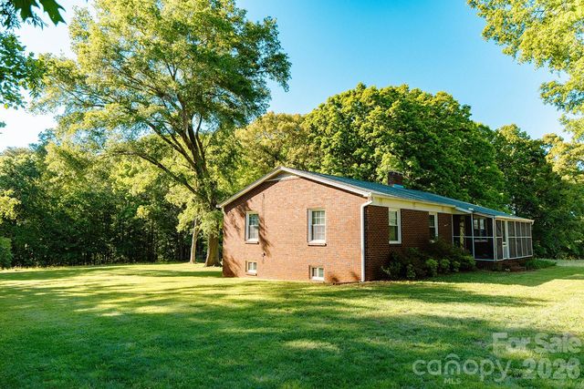 1399 Ruby Spencer Street, Newton, NC 28658