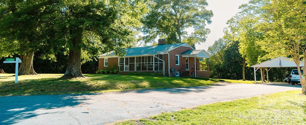 1399 Ruby Spencer Street, Newton, NC 28658