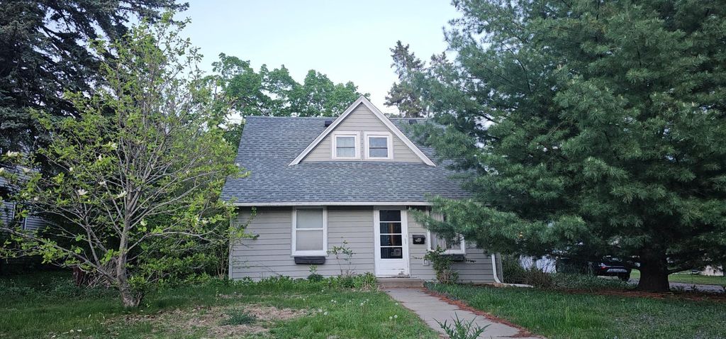 709 7th Avenue S, Hopkins, MN 55343