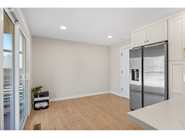 2002 Nw 127TH St, Vancouver, WA 98685