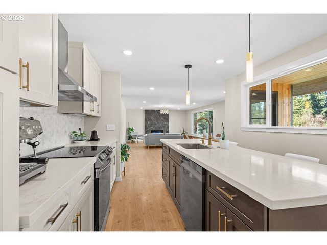 2002 Nw 127TH St, Vancouver, WA 98685