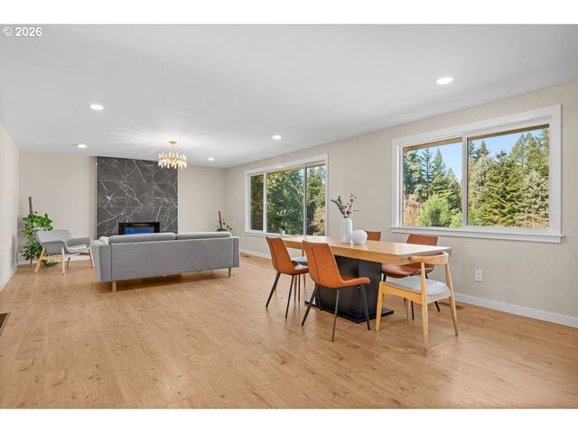 2002 Nw 127TH St, Vancouver, WA 98685