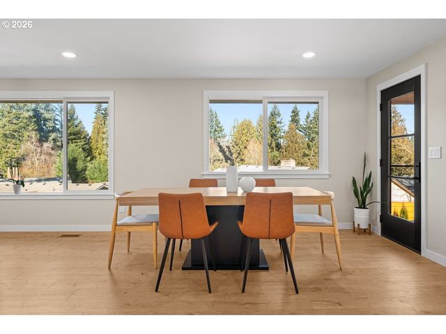 2002 Nw 127TH St, Vancouver, WA 98685