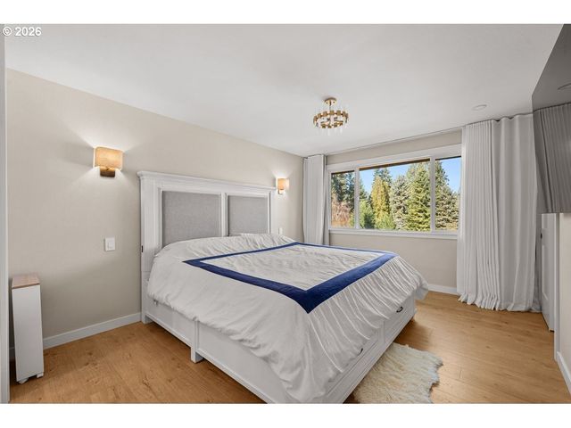 2002 Nw 127TH St, Vancouver, WA 98685