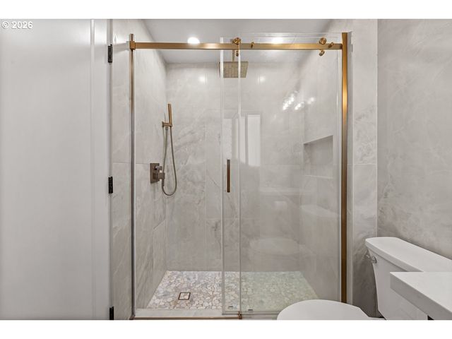 2002 Nw 127TH St, Vancouver, WA 98685