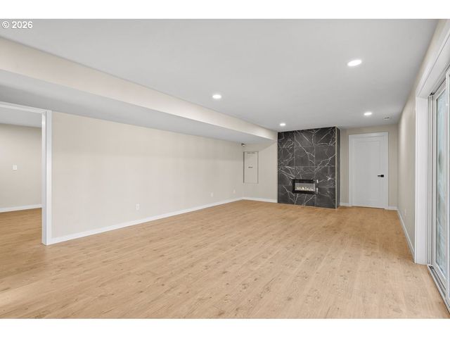 2002 Nw 127TH St, Vancouver, WA 98685