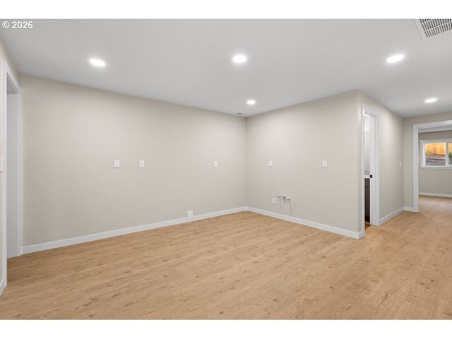 2002 Nw 127TH St, Vancouver, WA 98685