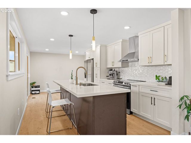 2002 Nw 127TH St, Vancouver, WA 98685