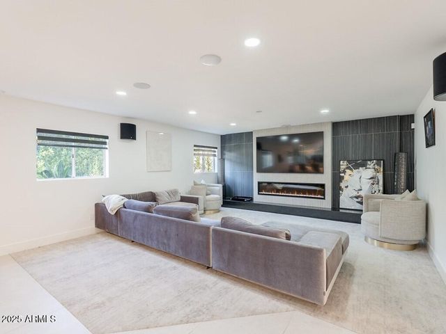 4748 E REDFIELD Road, Phoenix, AZ 85032